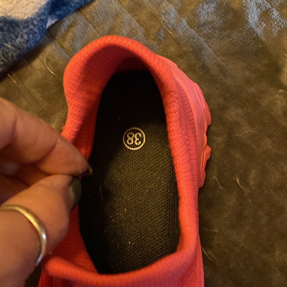 Hot pink sneakers - Picture 5 of 5
